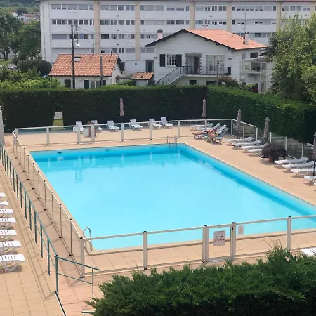 Au Calme Avec Piscine, Face Golf, Parking Gratuit, A Pied A 10mn Centre Apartamento