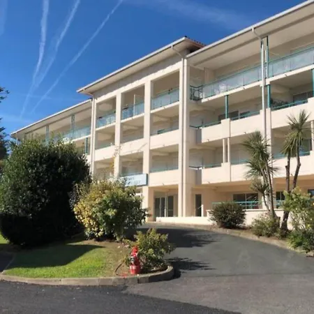 Apartment Au Calme Avec Piscine, Face Golf, Parking Gratuit, A Pied A 10mn Centre *